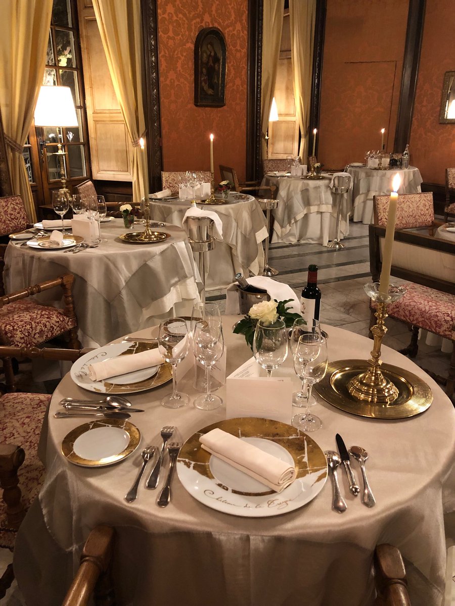 ldhallini's tweet image. Here’s a sneak peek inside the Grand-Salon Louis XIII dining room as preparations are underway for a festive and fabulous New Years Eve dinner party ⁦@LaTreyne⁩ ⁦@RelaisChateaux⁩  #festivetable #NewYearsEve