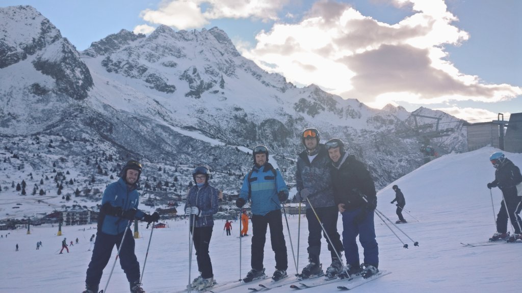 den_hig's tweet photo. Great day on the slopes ⛷️ Happy New year everyone 🎉 https://t.co/MtgfO2DsgI