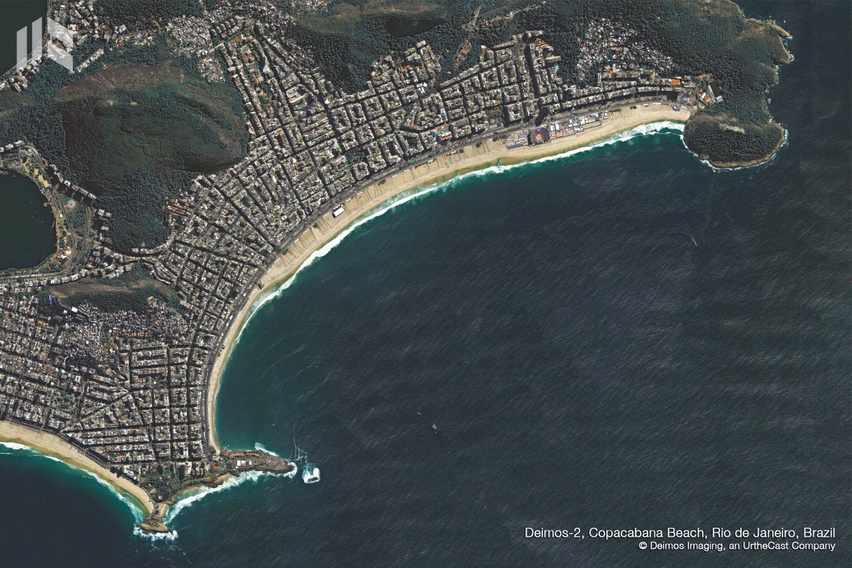 EarthDailyA's tweet image. Happy New Year&apos;s Eve from #Copacabana Beach, as viewed from the orbit of #DEIMOS2! This is where one of the world’s largest New Year’s Eve parties takes place every year! #HappyNewYear #Réveillon