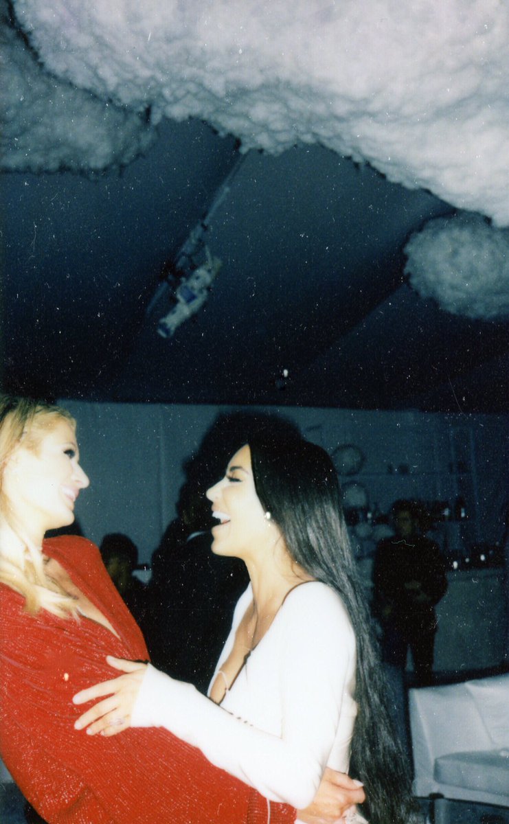 KimKardashian's tweet image. Happy New Year from @parishilton and I 😍✨😜