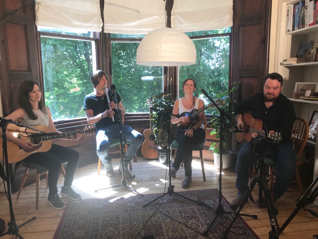 laurabethsalter's tweet photo. What a year! Thanks for the gigs @TheShee @JennandLB @Kinnaris5 @RossAndAli @TNaggins @jennbutterworth @rachel_newton_ @KrisDrever @khendersonmusic @adamfiddle and #theblascollective #steveforeman Happy New Year to you all! https://t.co/xVpFAUMZpS