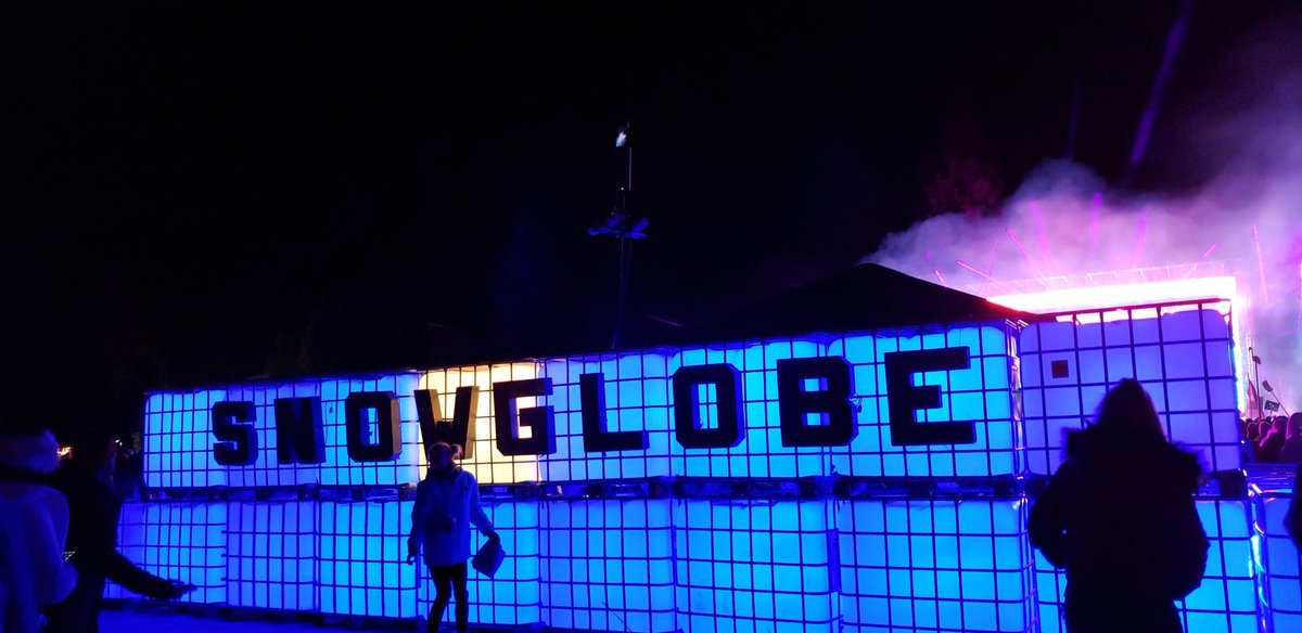 caramel_cam_ff's tweet photo. Snowglobe has been too lit, time for day 3 https://t.co/q6i6MPAwSH