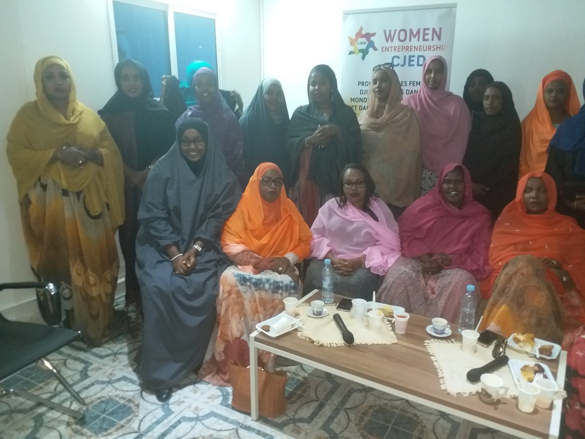 CjedWomen's tweet photo. Nous avons eu le plaisir de passer une soirée  d'échange d'idées, débat, et pleins d'autres  d'expériences  avec des succès stories.
Merci à toutes les femmes entrepreneuses ainsi qu'aux porteuses des projets.
Bonne année à vous toutes  Insha allah ensemble de l'avant @Mamasouki https://t.co/fXKvPAztfd