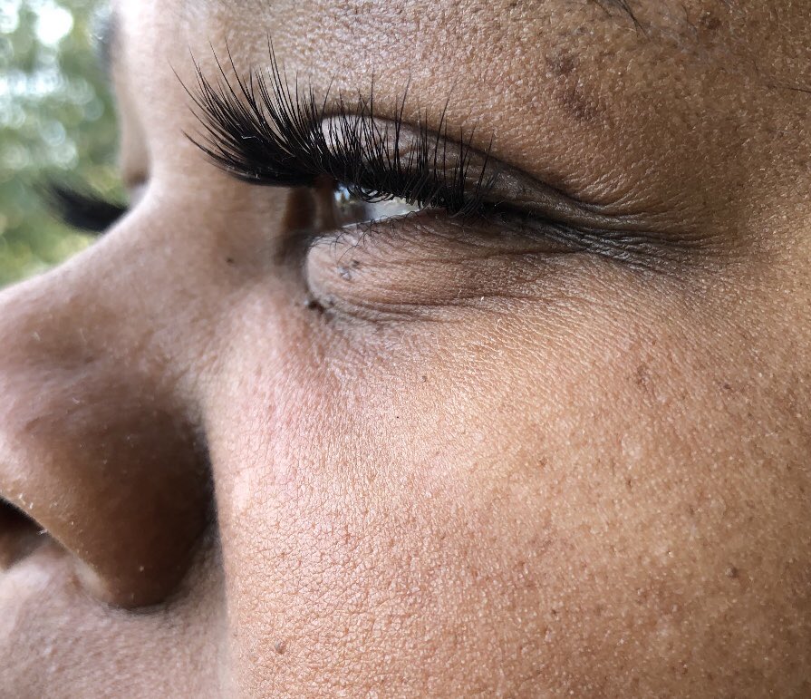 Chykalet's tweet photo. When your FAVORITE client birthday is only a few hours away and her gift request is “Lashes”... my last lash set of 2018 goes to the ONE & ONLY @ohsoniceTy... #iDoLashes 💋 https://t.co/eZDKWOD1oj