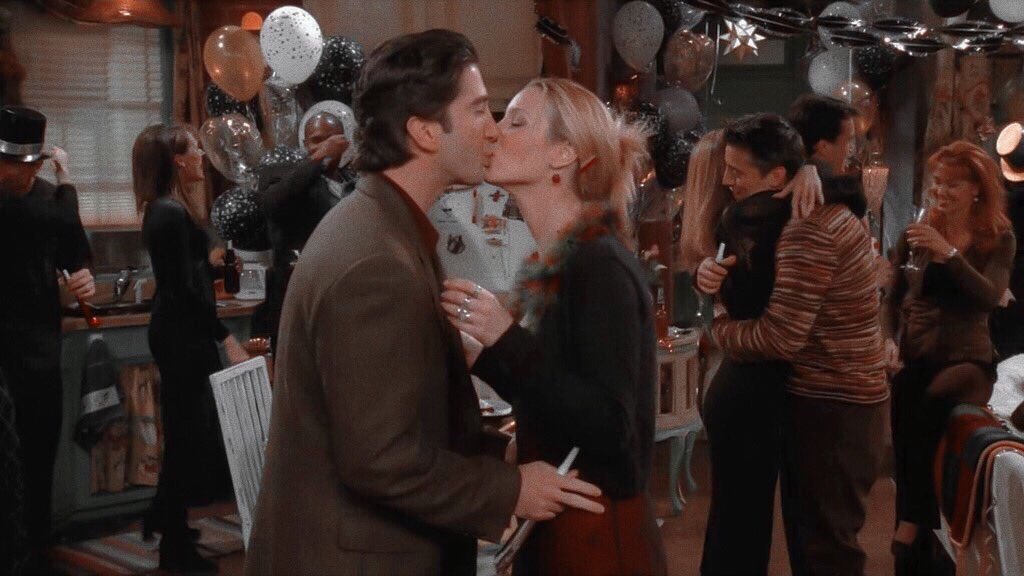 aestheticperk's tweet photo. Happy New Year 🥳🎉🥂❤️ https://t.co/S7J8kivn9q