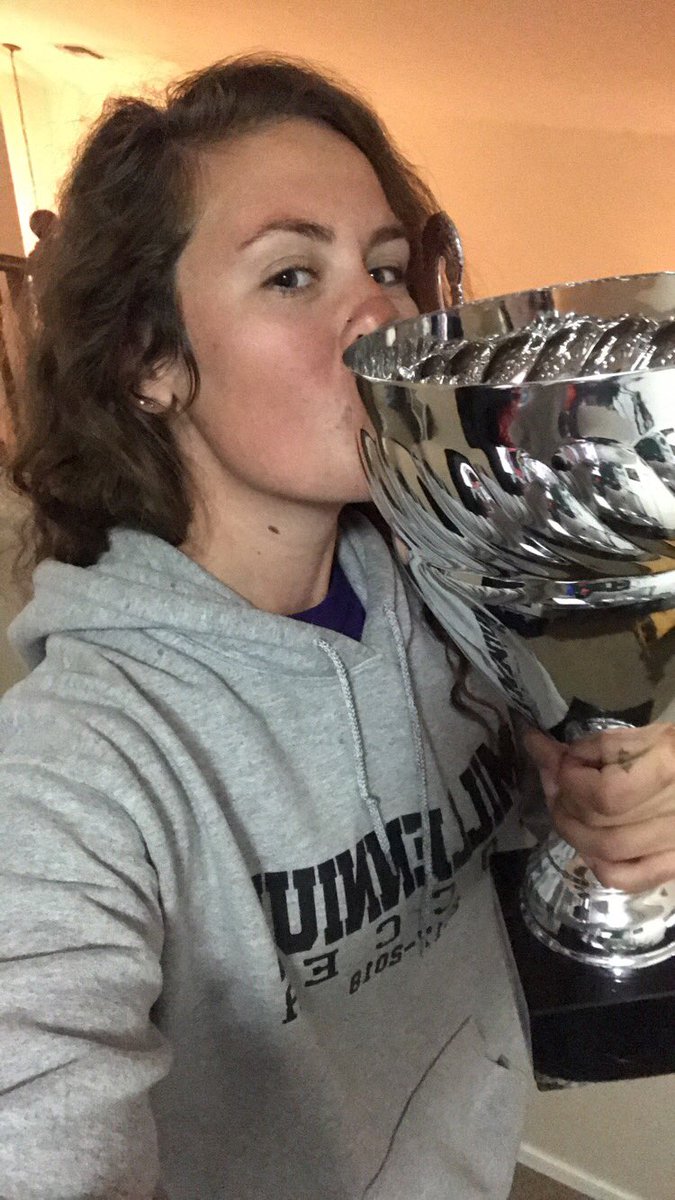 CoachKeets's tweet photo. Only kiss I need for this New Year πππβ½οΈ #MillenniumHighSchool #Dubs #AZWinterShowcaseChampions https://t.co/bYEaWogynd