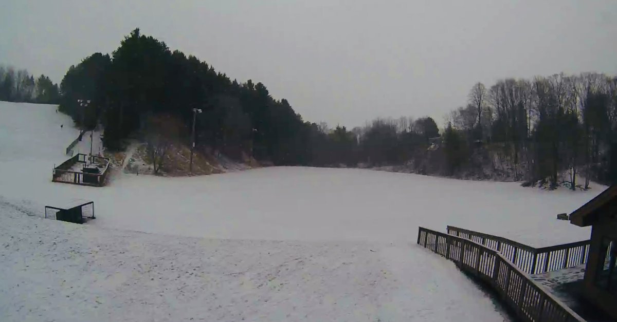 petoskeyparks's tweet photo. Hoping to get a start on the ice rinks tomorrow morning! Looks like we finally have some promising weather rolling in!
#NewYearsEve2018 #DriveSafely #mothernature #RingInTheNewYear https://t.co/z5iXH5rTvO