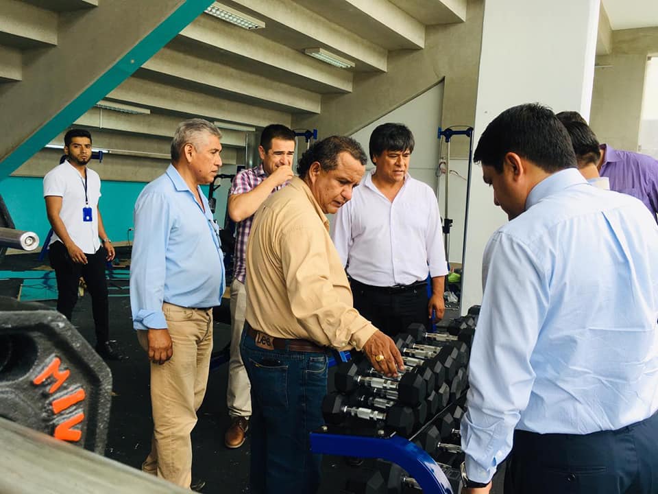 Alcalde Kurly Arana se despide inaugurando centro de adulto mayor,
policlínico, biblioteca virtual y gimnasio municipal #LaPerla.