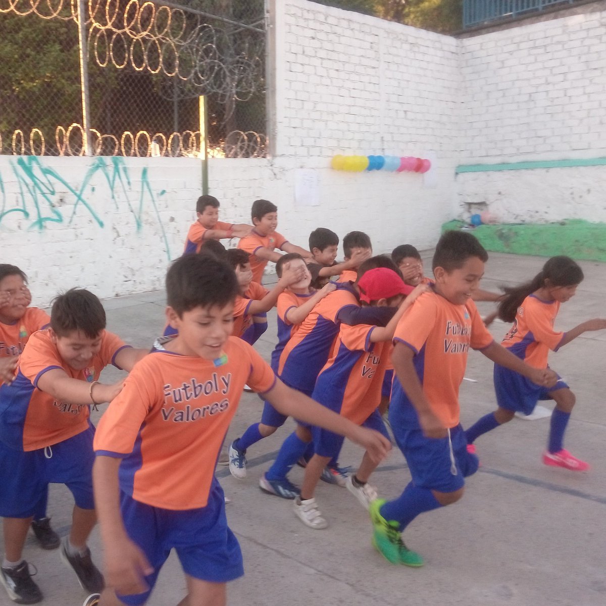 campeonescausa's tweet photo. Terminamos un Gran Año y el q viene Pinta Bien, nuestros mejores deseos para el 2019 #FutbolYValores #TalentoConValores https://t.co/M0NAcDkgE0