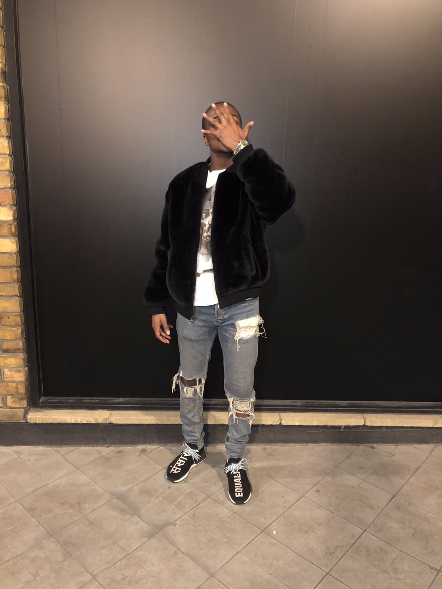 KMLawal's tweet photo. 201&amp; ✌🏾 https://t.co/8fQ90Ks3iC