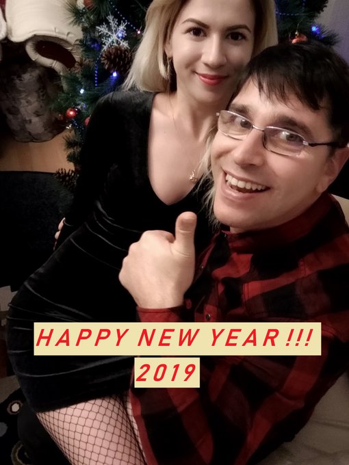 To all our fans from all over the world, we wish you A Happy New Year! 🍾🥂😘 https://t.co/RgmCLMQkM2<a href="/tag/mvsales"class="tags"><span>#mvsales</span></a>