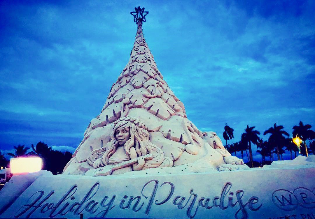 SandiTreeWPB's tweet photo. #NewYearsEve is about to get lit. ๐ฅ
๐ธ: Gaybrilla D. (IG: gaybrilla)
#sanditreewpb #ilovewpb #sandtreewpb https://t.co/cJnuFwZP65