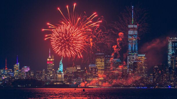 Watch NYE fireworks with your roommates &amp; friends from one of these 5 NYC spots! buff.ly/2F2xACu (from: <a href="/HelloBigApple/">HelloBigApple</a>)

Happy New Year! We are so thankful for your support in 2018, and can’t wait to share everything we’ve been working on for 2019 with you ✨