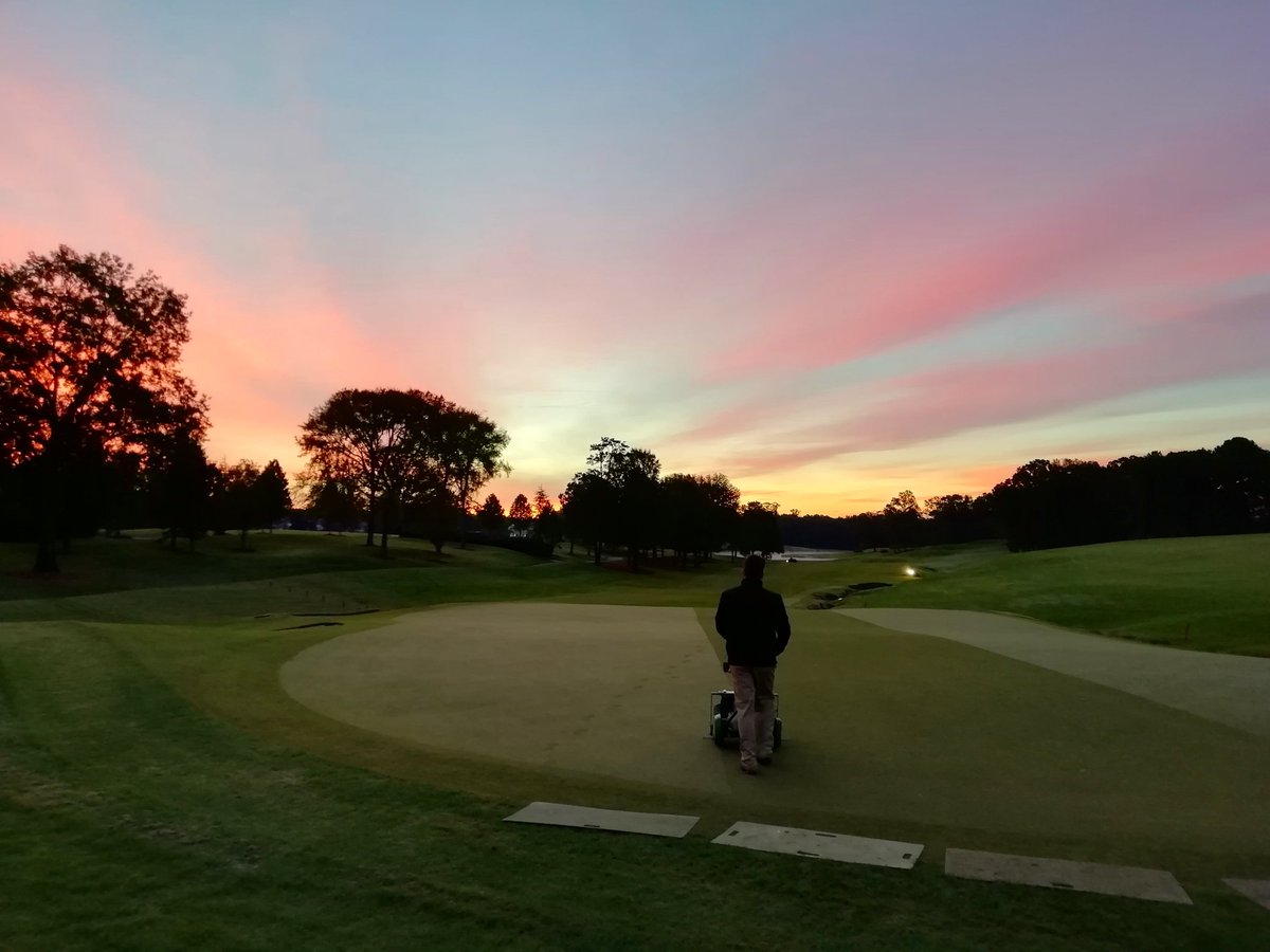 ricardobaron92's tweet photo. 2018 has been a great year of work!! Thanks everyone that has participated on it! Happy 2019!! Hope it will be better!! #Valderrama #Barcelona #Charlotte #OhioUniversityProgram #Turff
@AgronomyRCV @mcremades @TapizV @MikeOKeeffe2 https://t.co/6PlgKfi9gb