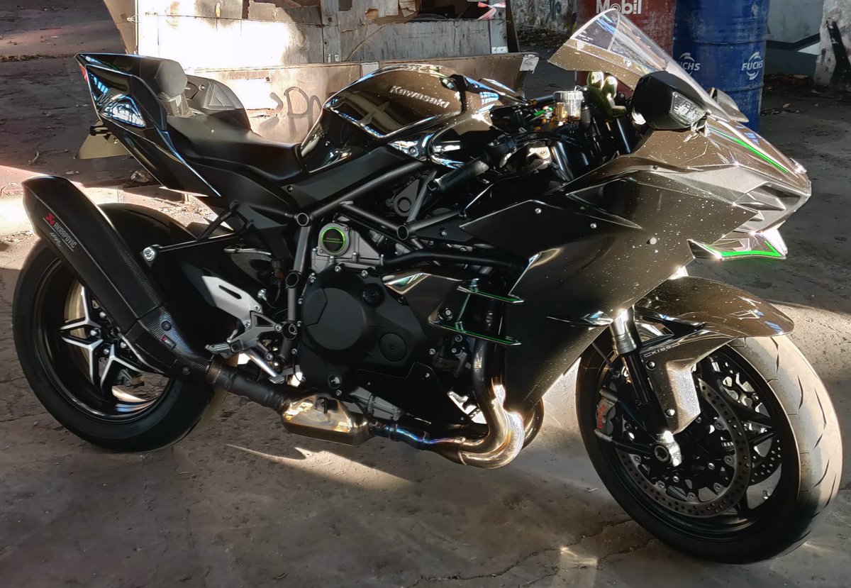 Hiko_Karuga's tweet photo. MERCI DE PARTAGER PARTOUT
Motos volées:
Lyon 6 -> Ninja H2 EB-255-JJ
Lyon 9 -> S1000RR CW-399-XD

Les deux ont des pots Akrapovic. https://t.co/7E3KIpz3y3