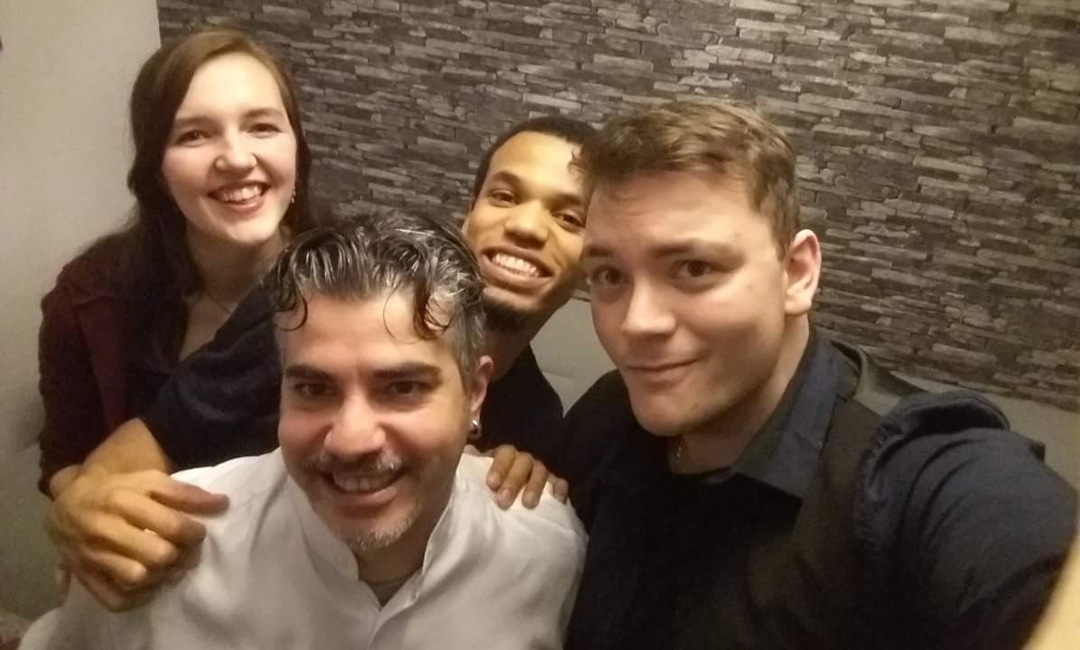 19Langiu's tweet photo. Silvester feiern mit den BESTEN !!! Davide Grisolia Raphael Mudola Carina !!! 😎🕺
#spaß #gaudi #feiern #party #show #showtime #entertainer #entertainment #comedy #comedian #schauspieler #bro #brothers #fantastisch #fantastic #bombastisch #erlebnis #vergnügen #jeah #gaudi #jeah😎 https://t.co/4HnRw0UPk6