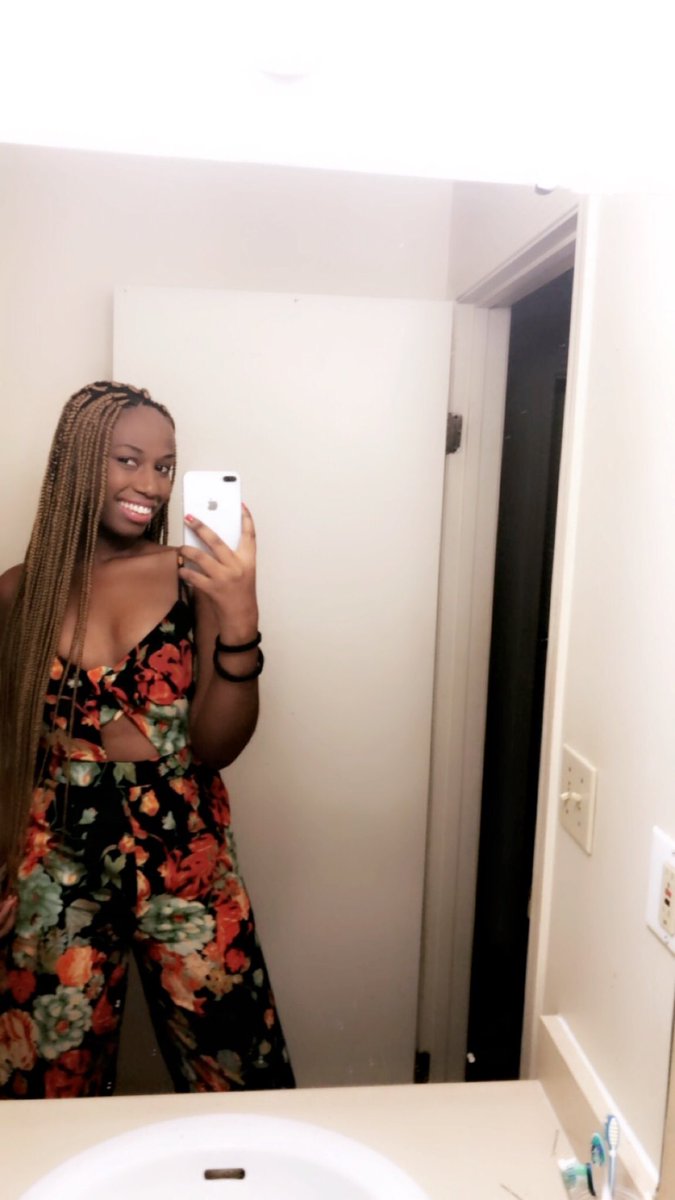 uwaseraissaa's tweet photo. #2018Top4 mirror pictures are my thing https://t.co/j4Nbz1xLu0