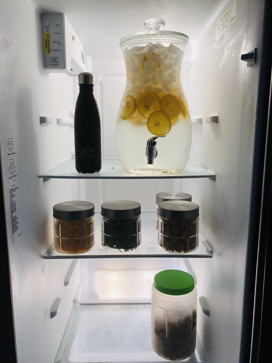 AnthonyChisom's tweet photo. Nothing like having #lemonwater on hand to start the #newyear off right! It has som many amazing benefits #anthonychisom #aclifestyleshow #lemonwaterbenefits #tylerlife https://t.co/RYGaOIfuKt