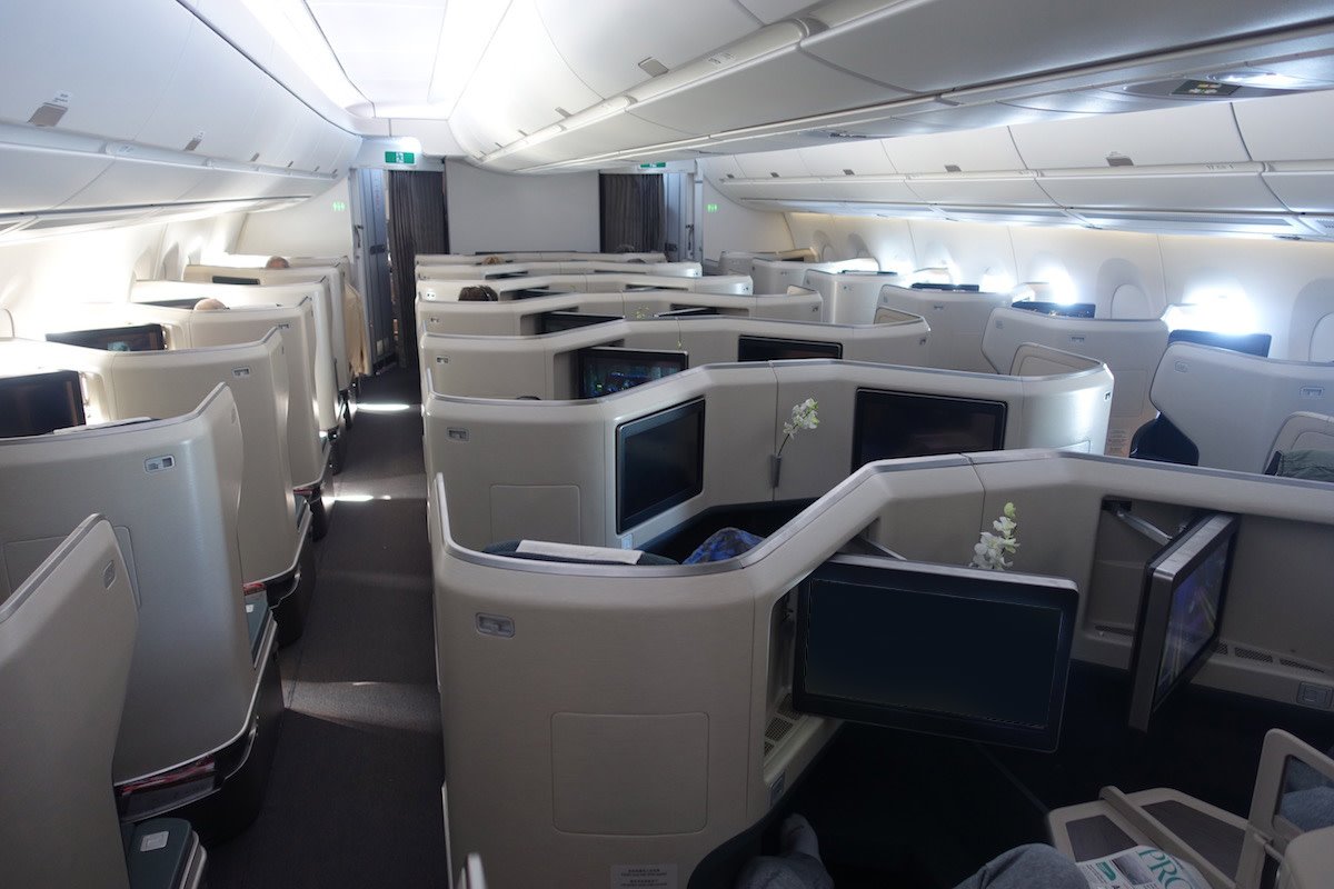 OneMileataTime's tweet photo. AMAZING DEAL: $675 Transpacific Cathay Pacific Business Class Tickets https://t.co/Vpd8IzeuKq https://t.co/iV4jUq389L