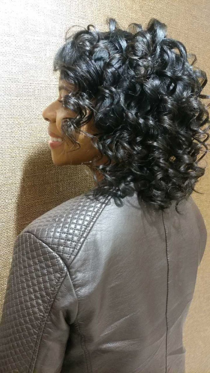 JacquelineKni14's tweet image. My curls are ready for New Year’s Eve service! #naturalhair #pressandcurl #curlyhair
