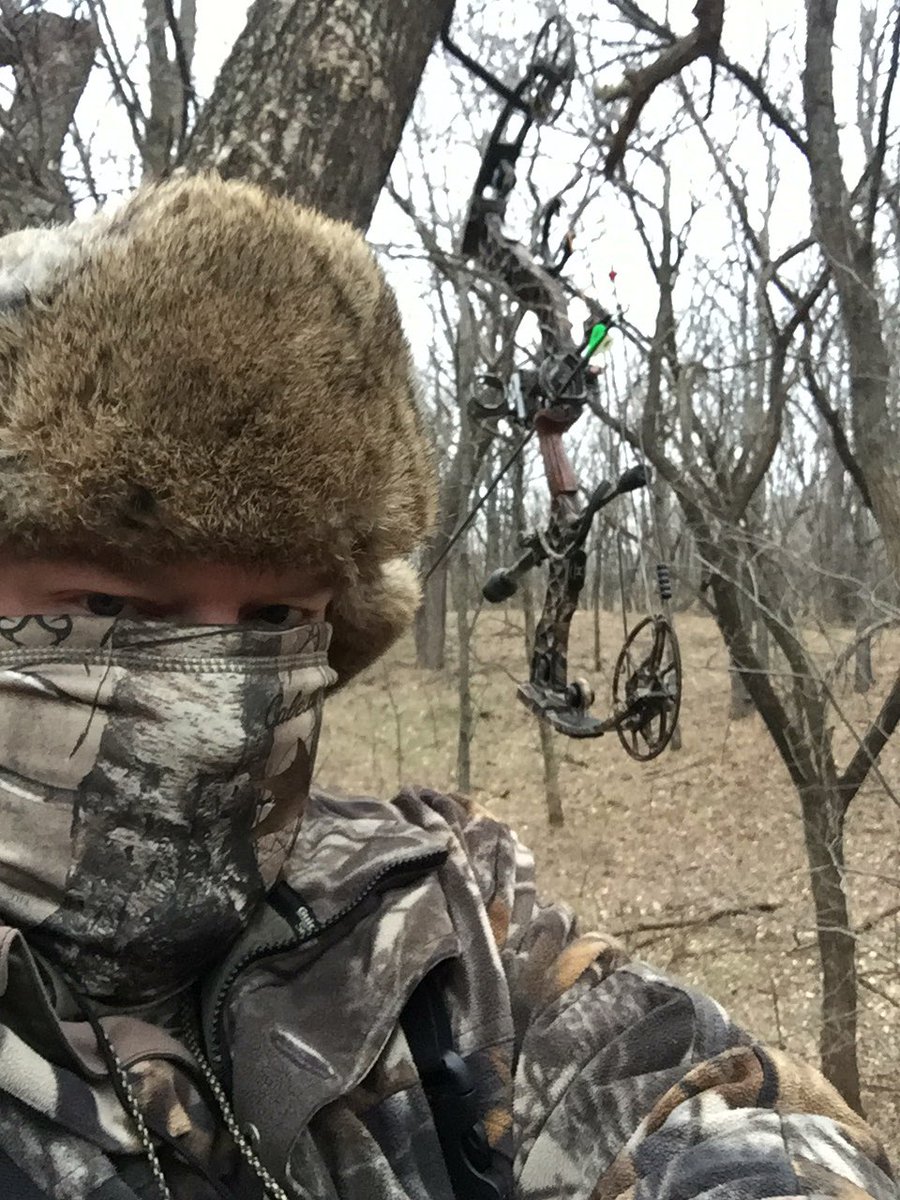 kyleholford's tweet photo. #lastdayof2018bowseason #MathewsCreed #kansasbowhunting https://t.co/flBe1xLZDB