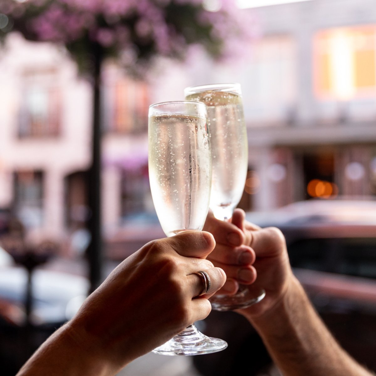 SwallowRest's tweet photo. Here's to another year full of good times, good friends, and good food! https://t.co/jlTSqtyNfj