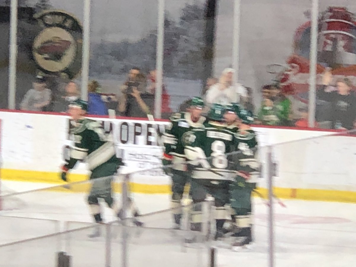 BrIowaWild's tweet photo. JEE at the buzzer!! https://t.co/HvZlrvTCpG