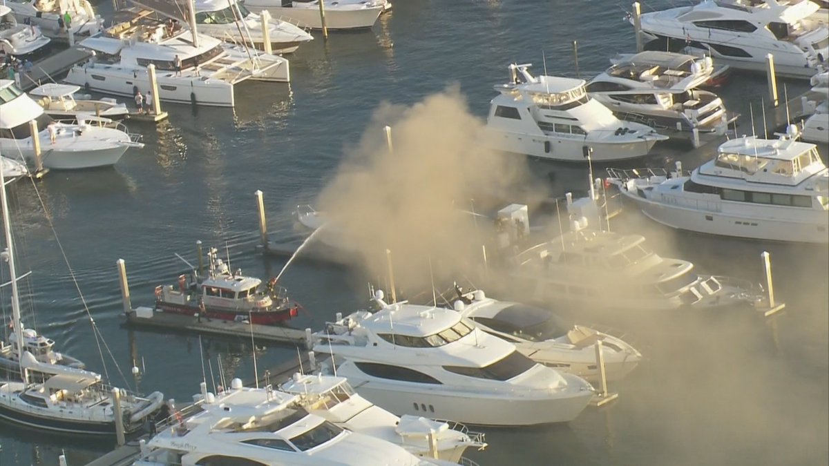 #BREAKING Yacht catches fire in Fort Lauderdale bit.ly/2R0XMny https://t.co/Ab9vxZmI0b