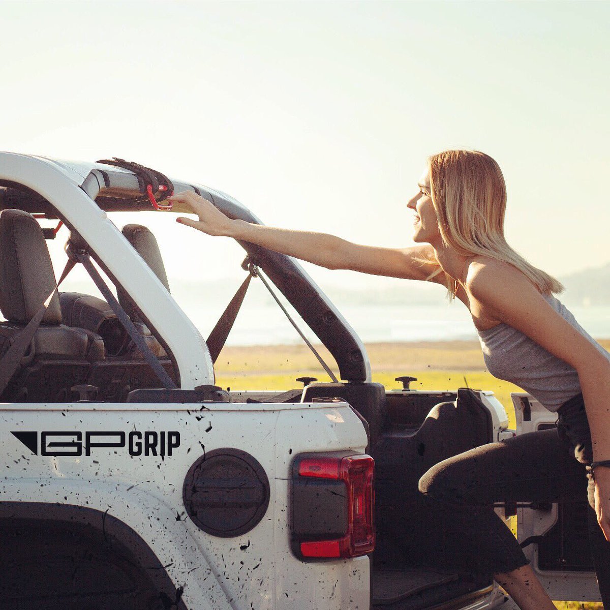 Get a grip, get a life and get over it. ☀️☀️☀️ #jeepjl #jeepwranglerjl Mount your GP-Grip on the sport bar now! GPCA.us