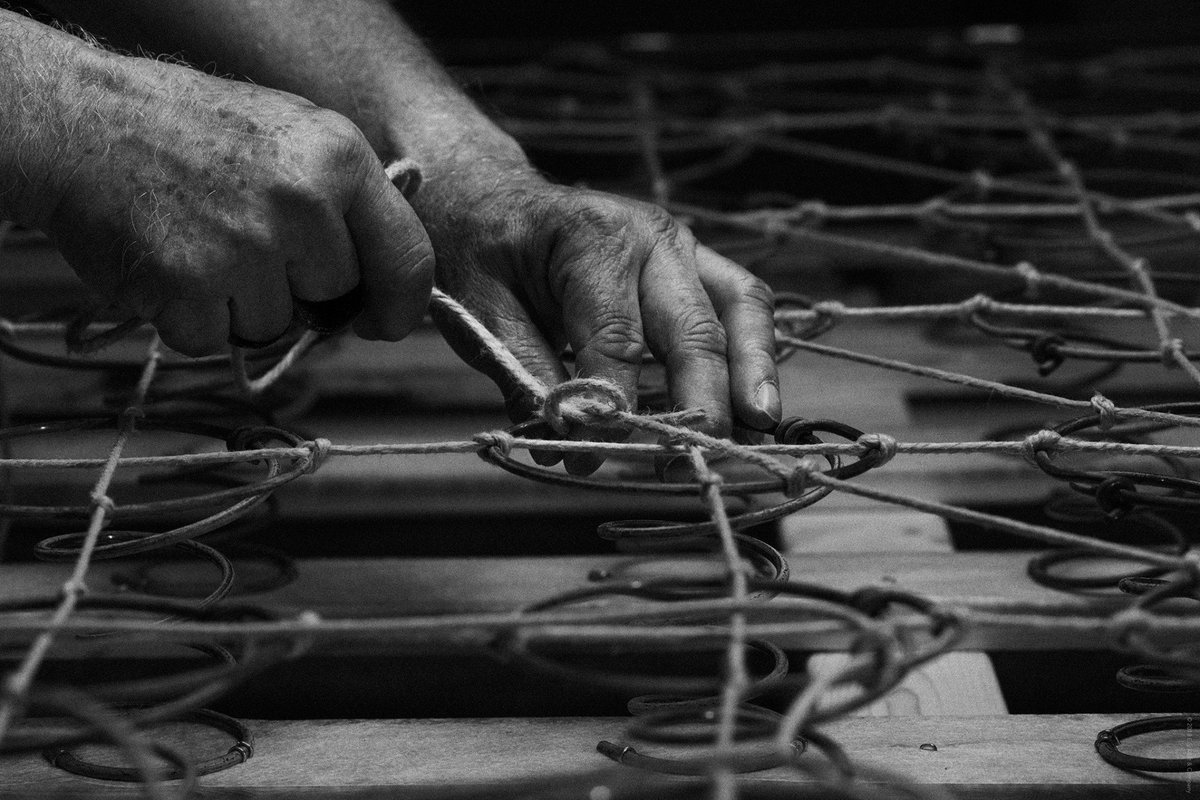 Crafting every mattress by hand ensures the highest attention is paid to every detail. This level of precision and artistry influences everything we create. #Kluft #Luxury #Mattress