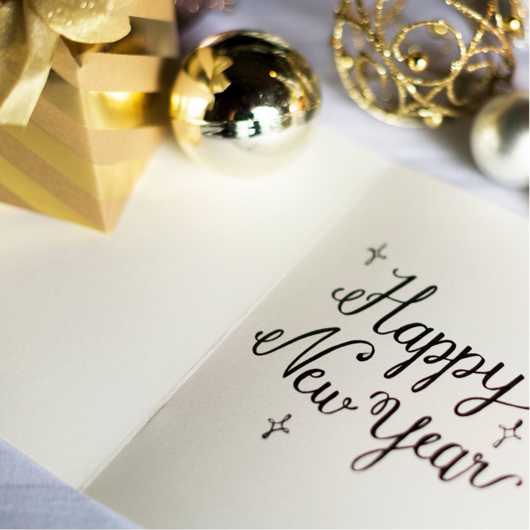CHASCalgary's tweet image. We hope you’re enjoying the holiday season and taking the time to reflect on the end of 2018. 

Wishing everyone a happy and healthy 2019 🌟 

#happynewyear 
#chascalgary