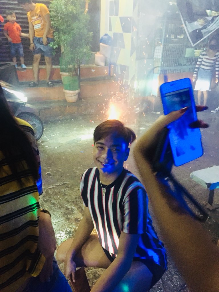 vincentjhon02's tweet photo. newyear https://t.co/93PZLYM0j9