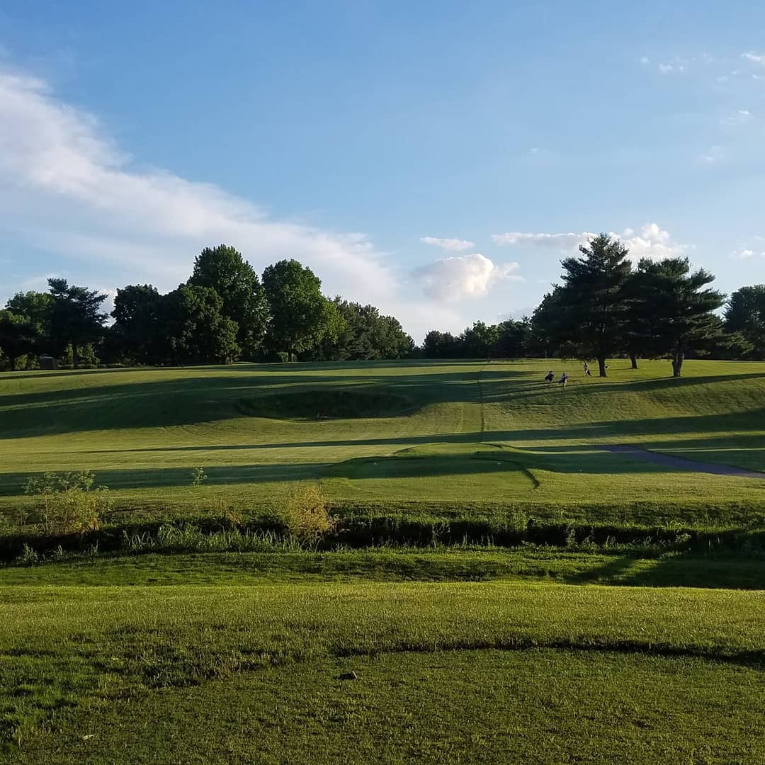 1beardedgolfer's tweet photo. Picadome is my first golf home. It's 90 years old. Has Ross-inspired features &amp; green complexes. It's tight. It's Bermuda fairways &amp; bent greens. You can use the ground game on approaches. It's 6,550 yards tipped out. And it's the best walk in Lexington. Love it. #golf #golf2018 https://t.co/DjNwgxnjAs