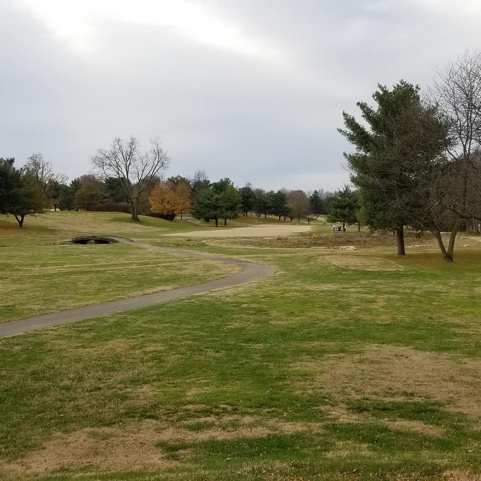 1beardedgolfer's tweet photo. Picadome is my first golf home. It's 90 years old. Has Ross-inspired features &amp; green complexes. It's tight. It's Bermuda fairways &amp; bent greens. You can use the ground game on approaches. It's 6,550 yards tipped out. And it's the best walk in Lexington. Love it. #golf #golf2018 https://t.co/DjNwgxnjAs