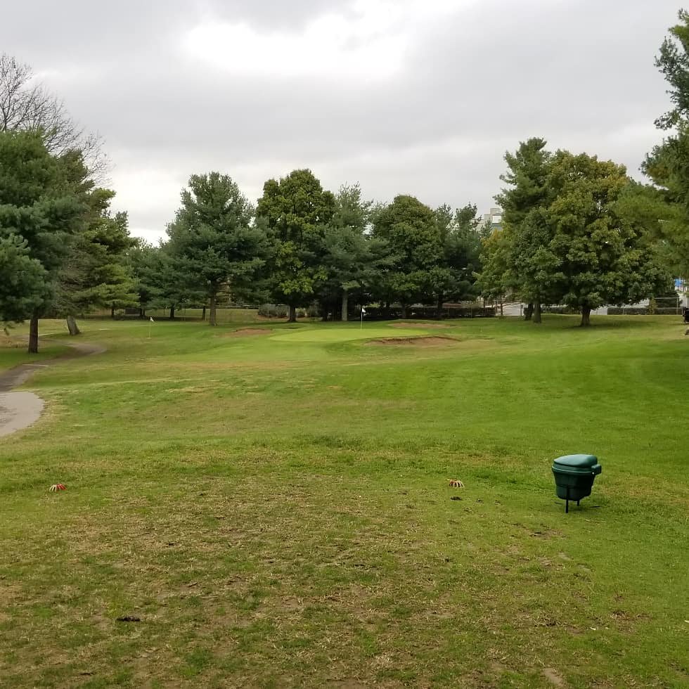 1beardedgolfer's tweet photo. Picadome is my first golf home. It's 90 years old. Has Ross-inspired features &amp; green complexes. It's tight. It's Bermuda fairways &amp; bent greens. You can use the ground game on approaches. It's 6,550 yards tipped out. And it's the best walk in Lexington. Love it. #golf #golf2018 https://t.co/DjNwgxnjAs