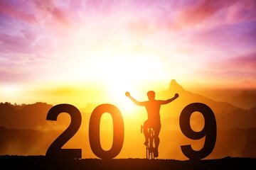 #Happy2019 #HappyNewYear @deelux68 @Pedalpower_De @BORAhansgrohe @UK_WBR @PssItOnTeamOFG @DocJimbo @Voxwomen @CityofJoburgZA  @BiciMontse @Cycling_SA @ZXCycling @Qhubeka @haugli_m @PeterPeterbox