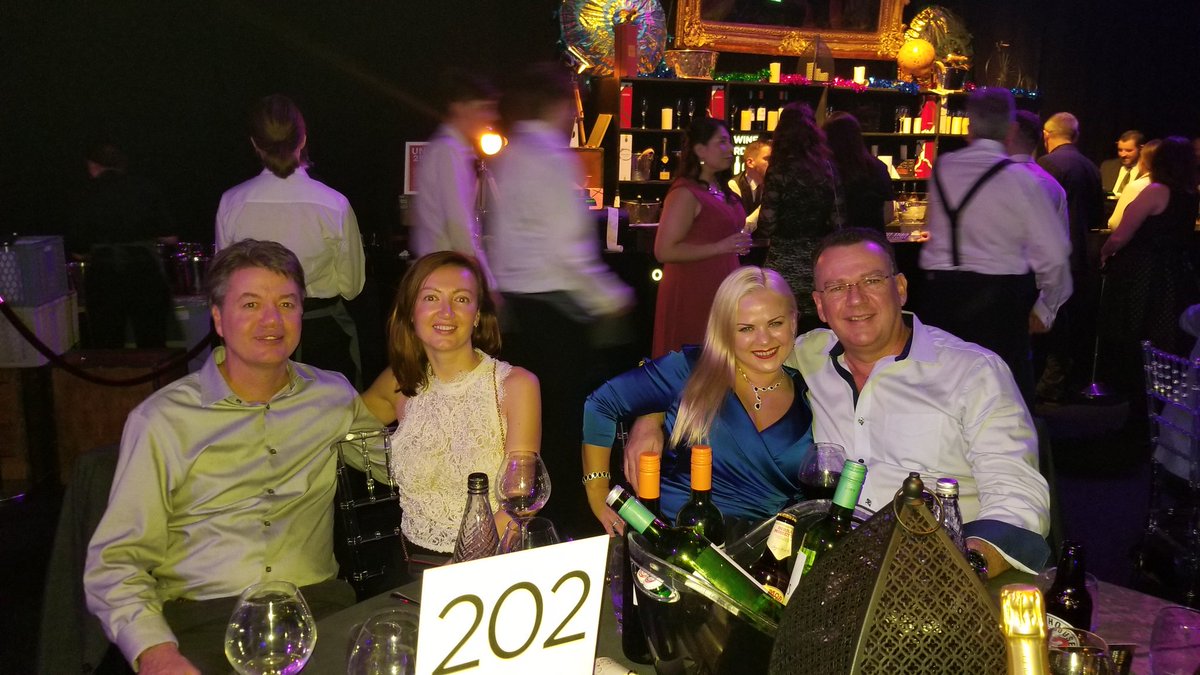 fastrealtyg's tweet photo. Happy New Year all the way from Florida, USA. Friendship forever!! GREAT VENUE #smartNYE!! #gorgouswoman #LondonNYE #hansomehusbands #NewYear2019 https://t.co/QR3EQVCHXH
