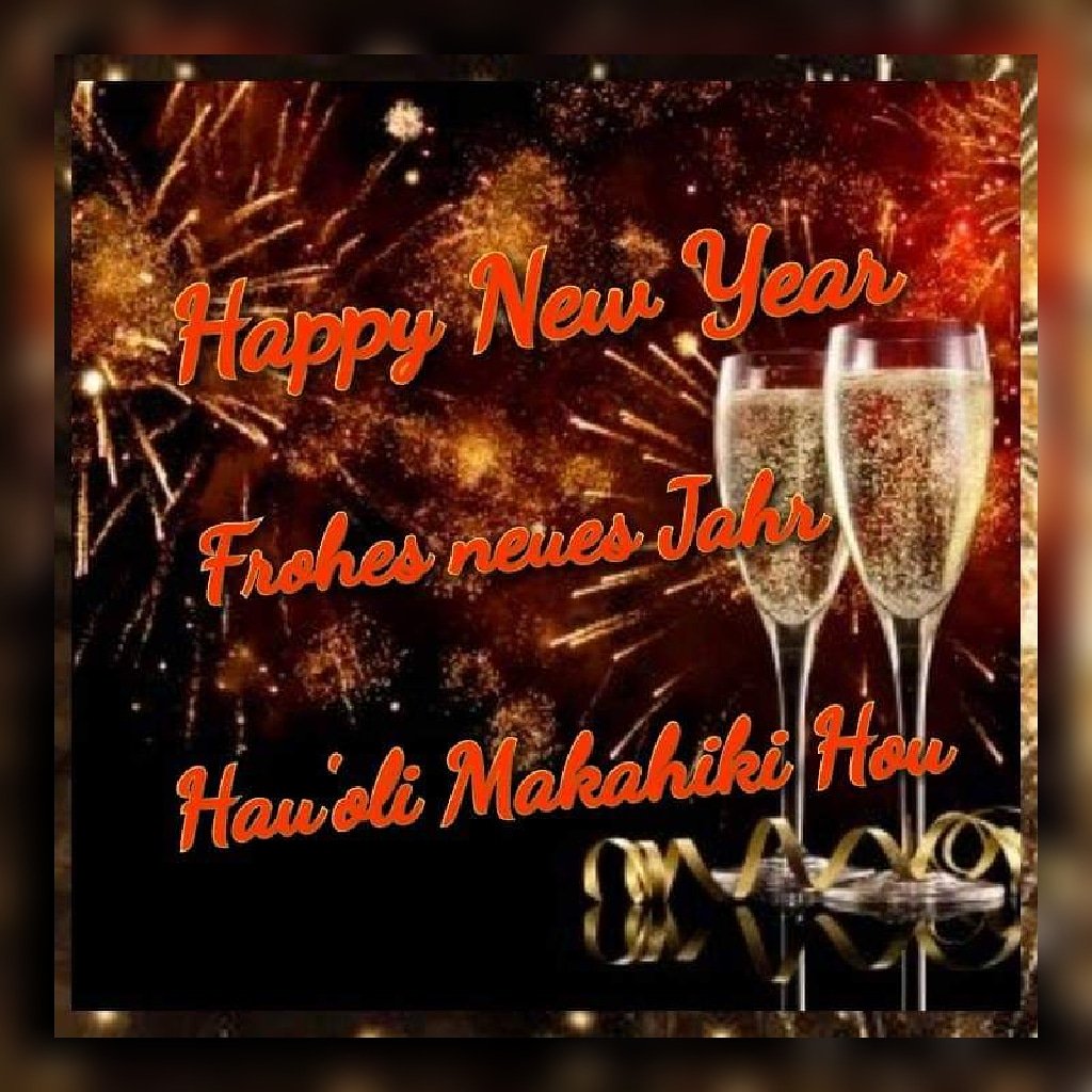 Happy New Year 🍾🎉😗 #HauoliMakahikiHou #happynewyear #happy #newyear #goodbye2017 #welcome2018  #partytime #celebration #newyearcelebration #FrohesNeuesJahr #silvester #familytime