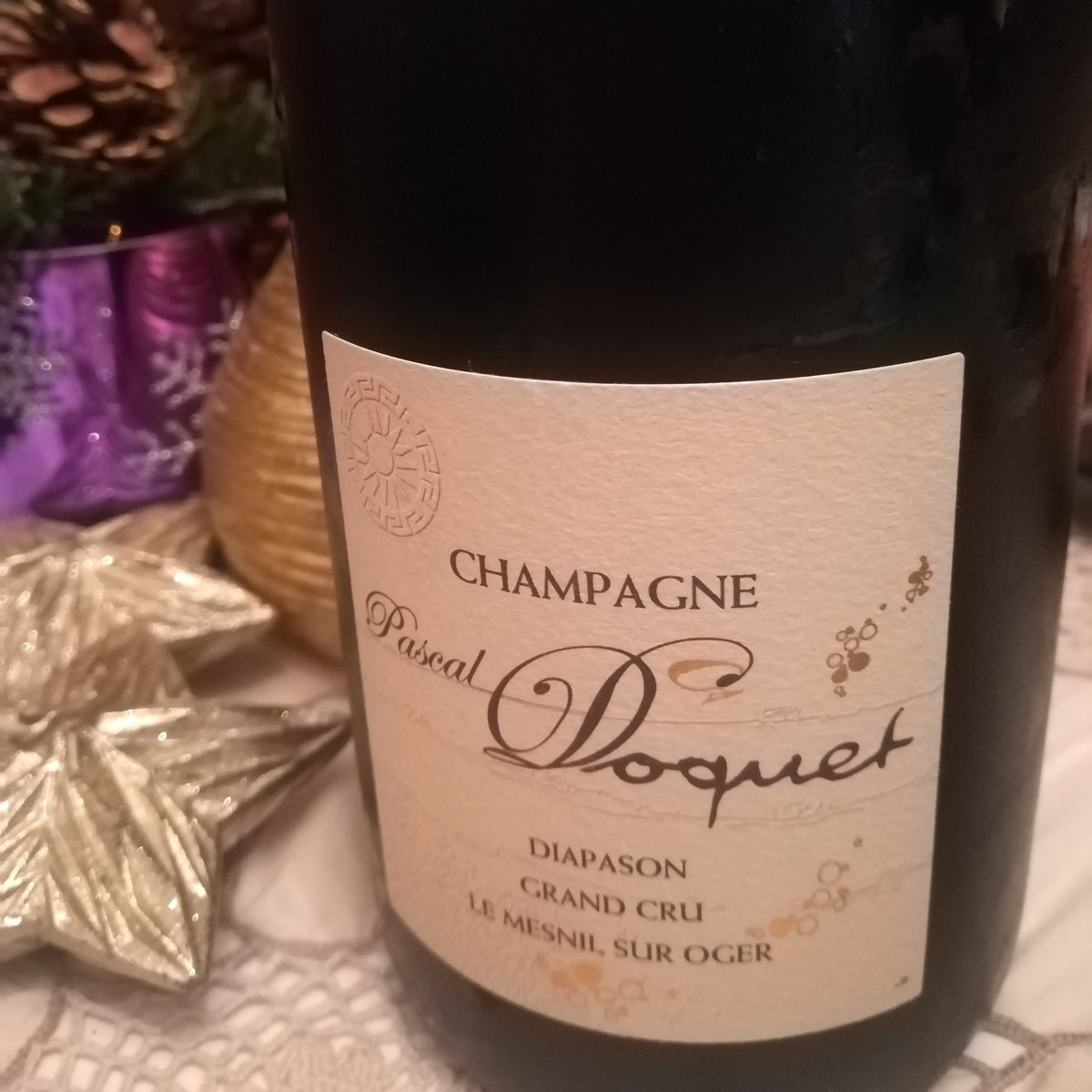susublanca's tweet photo. Burbujas para comenzar buen el año!!!! Momentos!!!
#pascaldoquet #champagne
#champagnelover #burbujas
#lavidaesparabeberla https://t.co/HoYnP9RDy4