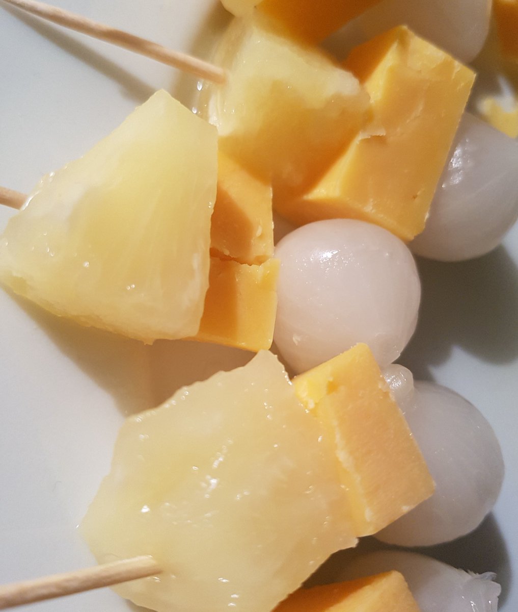 Destro_PK's tweet image. All set for the #Bells
#PineappleCheesePickle #RightOrder