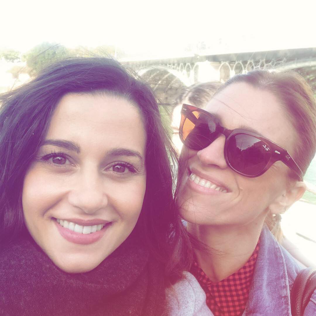 SplendorNatalie's tweet photo. #CachitosNochevieja #Feliz2019 #Directosal2019 #FelizAñoNuevo
FELIZ AÑO A TODOS
A LOS QUE SEAIS DE DERECHAS OS DESEO UNA MUJER COMO INES ARRIMADAS
Y A LOS QUE SEAIS DE IZQUIERDAS OS DESEO UNA MUJER COMO ELISA BENI https://t.co/PQ8qfrn4Fc