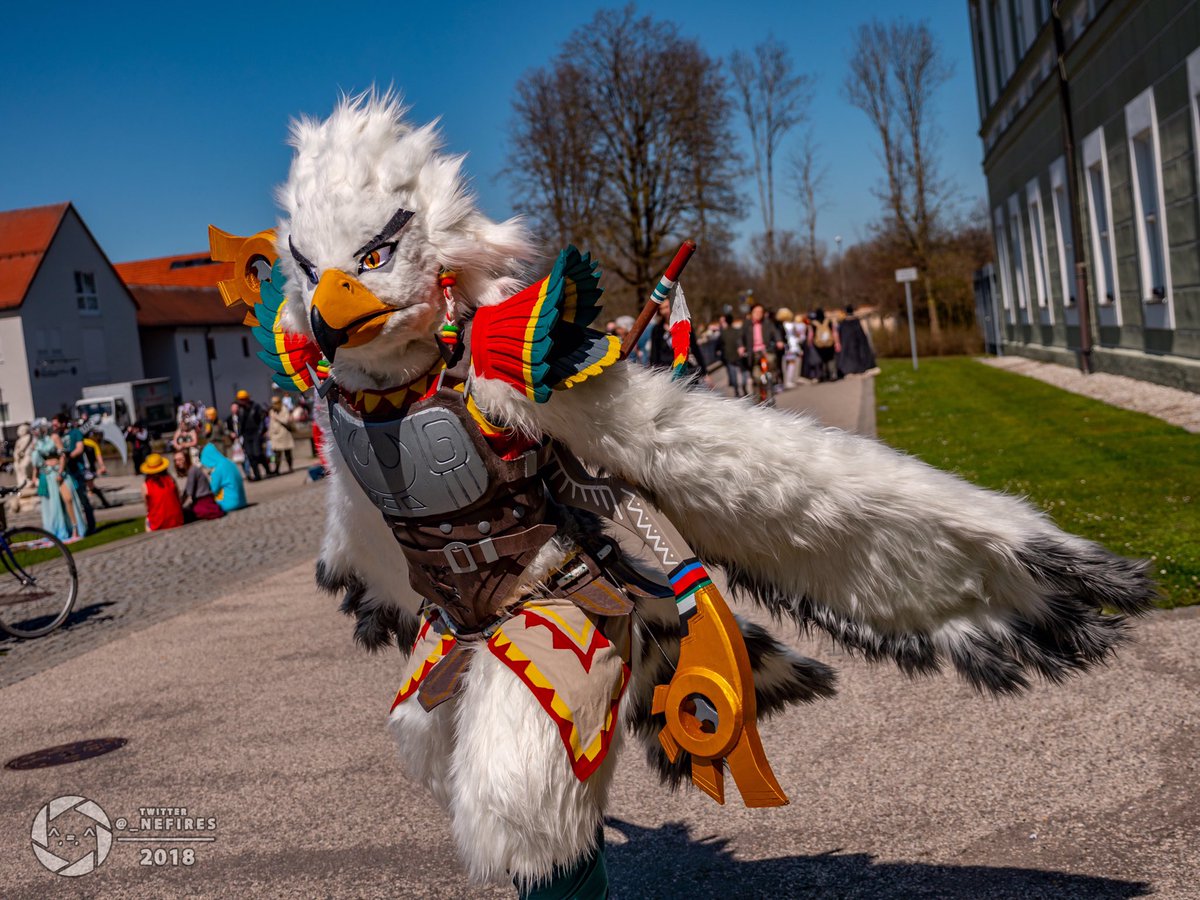 skyhawkcosplay's tweet photo. 2018 was awesome: maned wolf #foxonstilts (custom stilts!) as Tzekel Kan from El Dorado at #nordicfuzzcon with @kazplay and at #ef24, and #tebatherito at #animuc. 2019 goals: a griffon, special clothes and extra legs. https://t.co/kHRl2gT7Qt