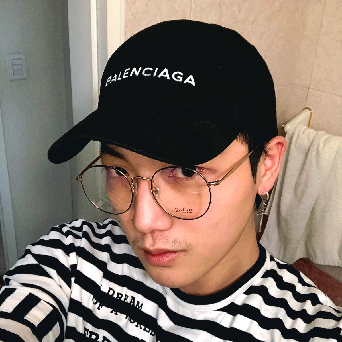 #상원
새해 복 많이 받아요!! 벌써 25살이라니... 여러분 2018년 고생많았어요 2019년은 더 좋은 일만 가득하고 건강한 한 해가 됐으면 좋겠어요 2018년도 고마웠어요