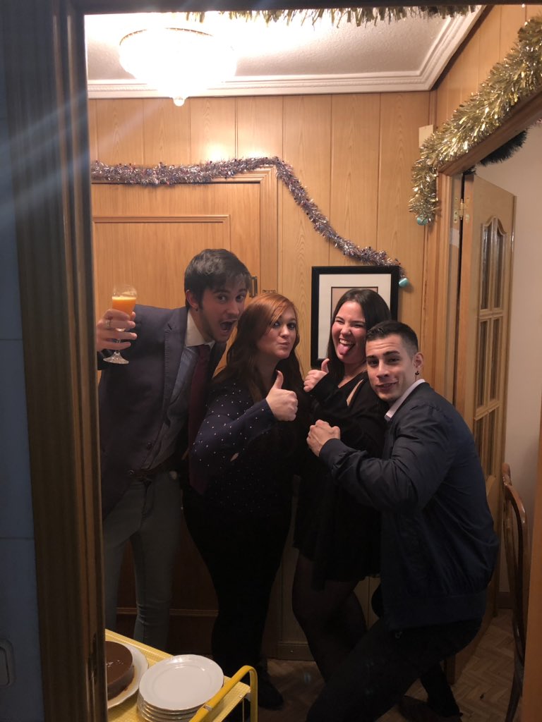 TonyMunioz's tweet photo. Por más años junto a ellos🥰 https://t.co/tqNZTAm0l5