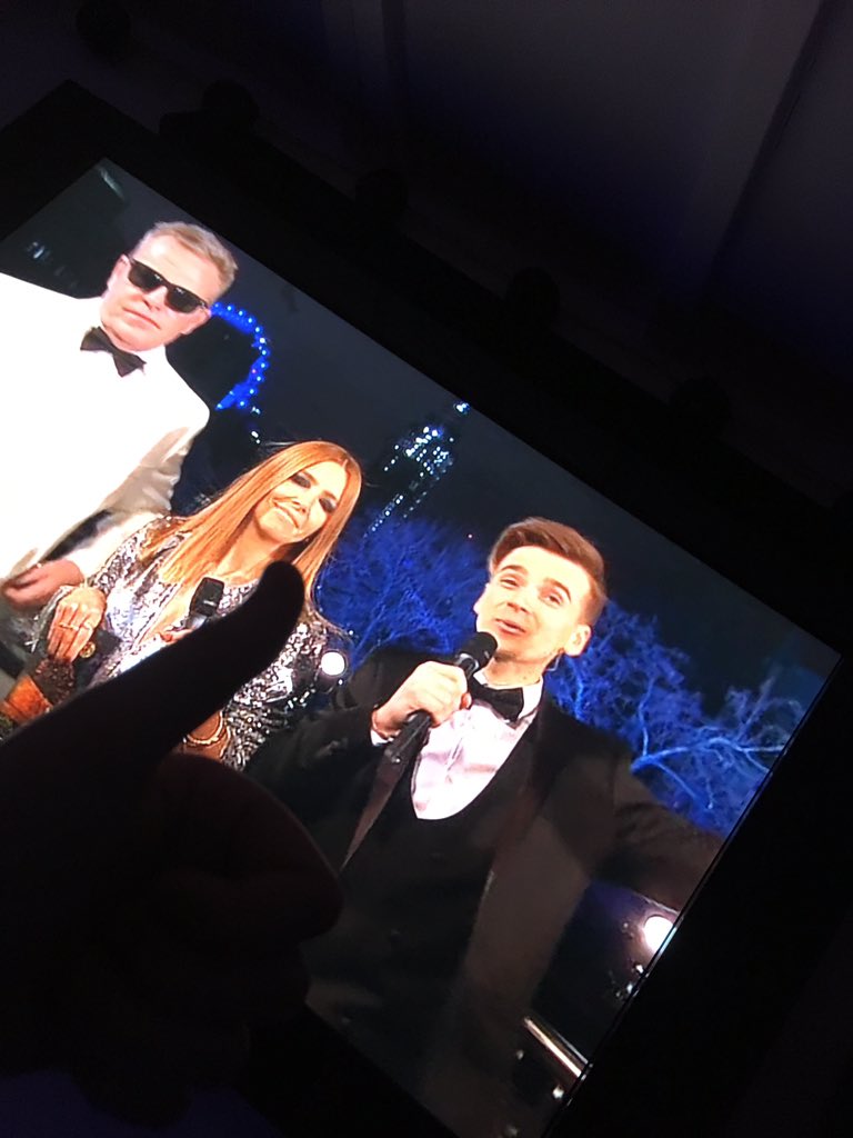 LucasLathamNotl's tweet photo. @Joe_Sugg Happy new year https://t.co/nw0Baxoyiq