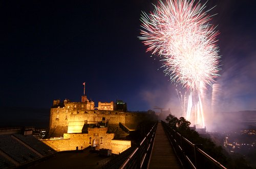 Edinburgh Castle tweet media