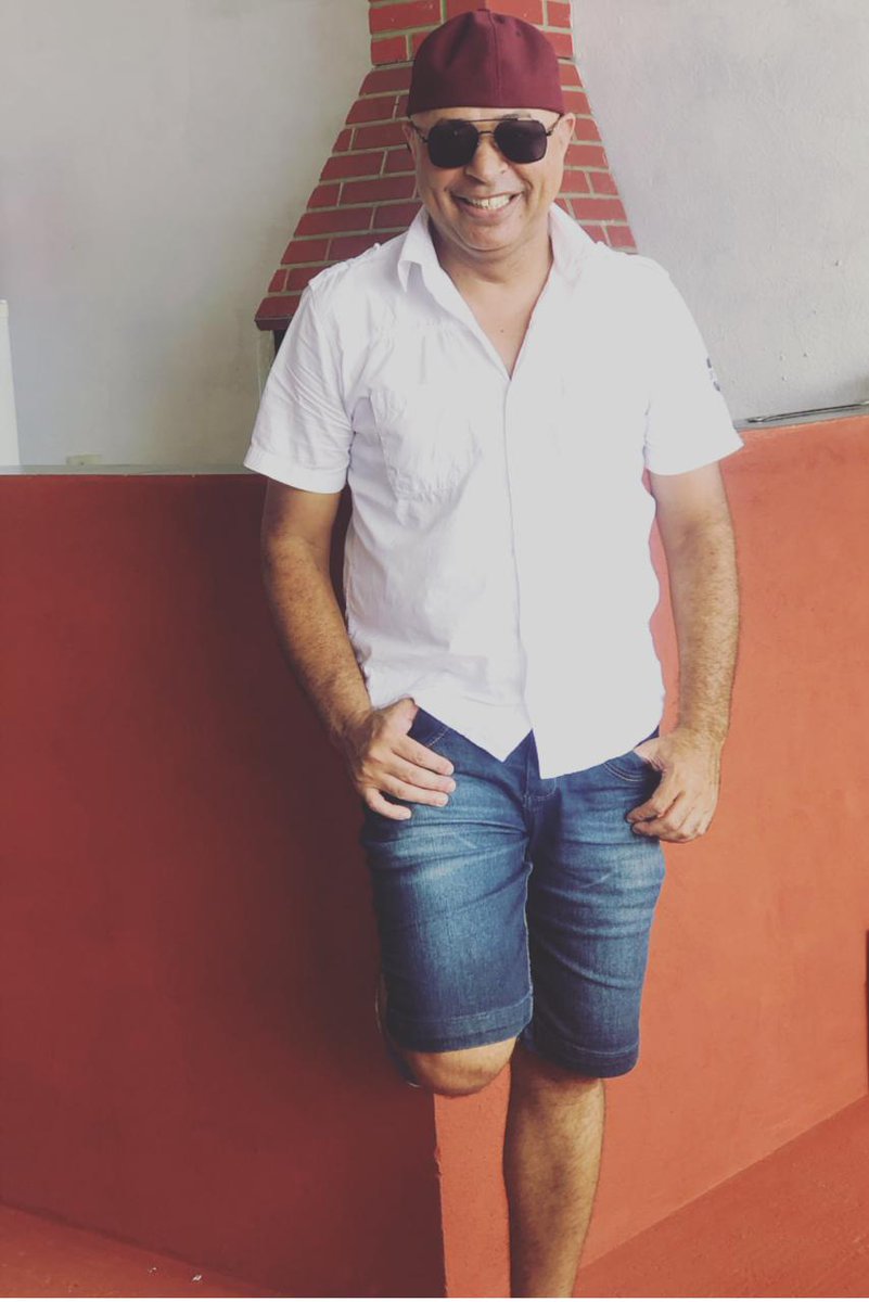 elireiss's tweet photo. ''Dure o tempo que durar,temos apenas que amar enquanto há tempo''.
Feliz Ano Novo e que Deus abençoe todos nós. Sucesso !!

Rádio Cultura de Rolândia ''Sistema Cobra de Comunicação''. https://t.co/OYpUBscMpm