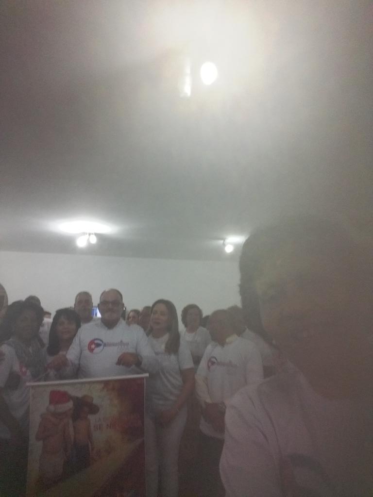 Funcionarios de la Embajada de Cuba en Brasil y compañeros del Programa Más Médicos, celebran el 60 Aniversario de nuestra Revolución Socialista.