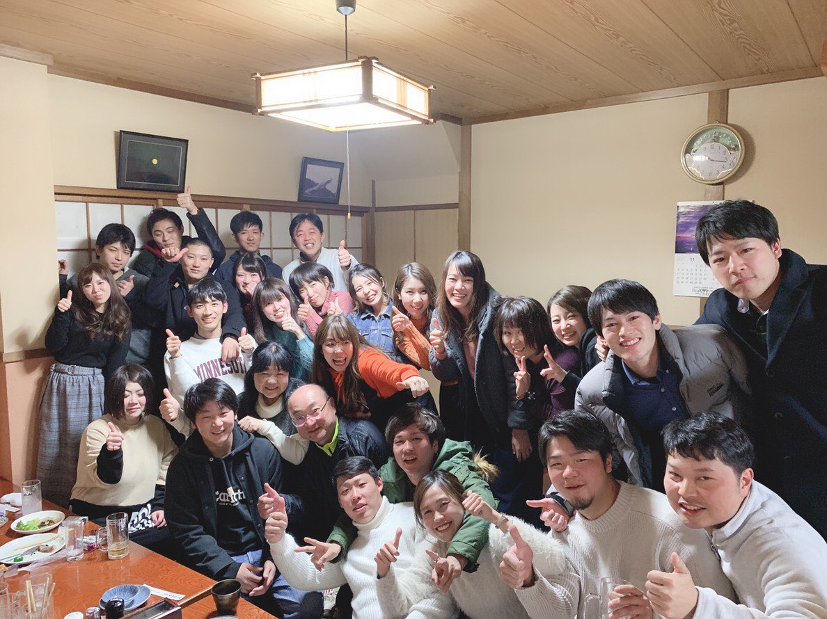 Tiny0921Yu's tweet photo. あけおめことよろ
同窓会。
元旦からこいつら。

シアワセ https://t.co/PMosmZCf0l