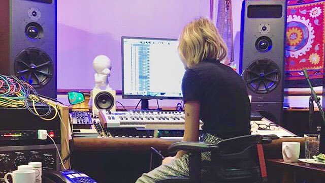 FANderWaalNews's tweet photo. Just a #PatientlyImpatient observation from us to @GraceVanderWaal; in a very short while it will be #Technically2019... which according to good authority means #NewMusic!
😁💿🎶👸🏼
#HappyNewYear Grace! https://t.co/wMR2bm3iXu